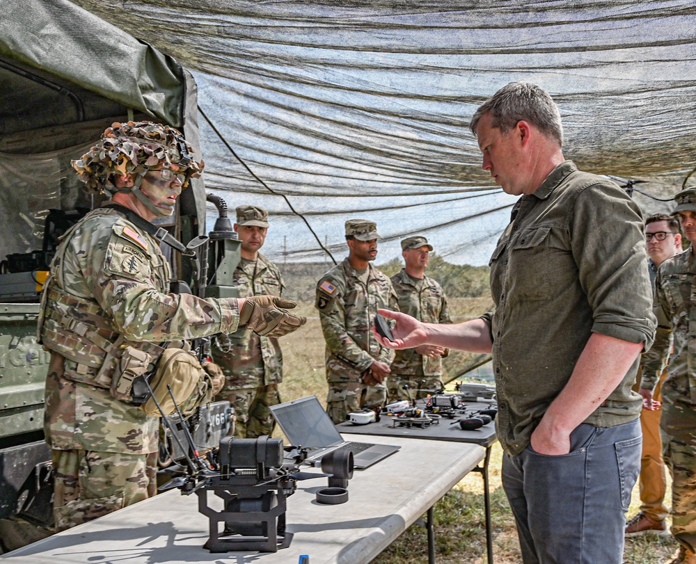 SECARMY Visits 101st Airborne Division (Air Assault) and Fort Campbell, Kentucky