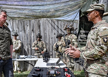SECARMY Visits 101st Airborne Division (Air Assault) and Fort Campbell, Kentucky