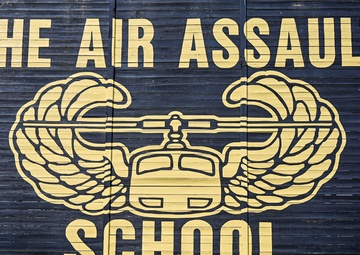 SECARMY Visits 101st Airborne Division (Air Assault) and Fort Campbell, Kentucky