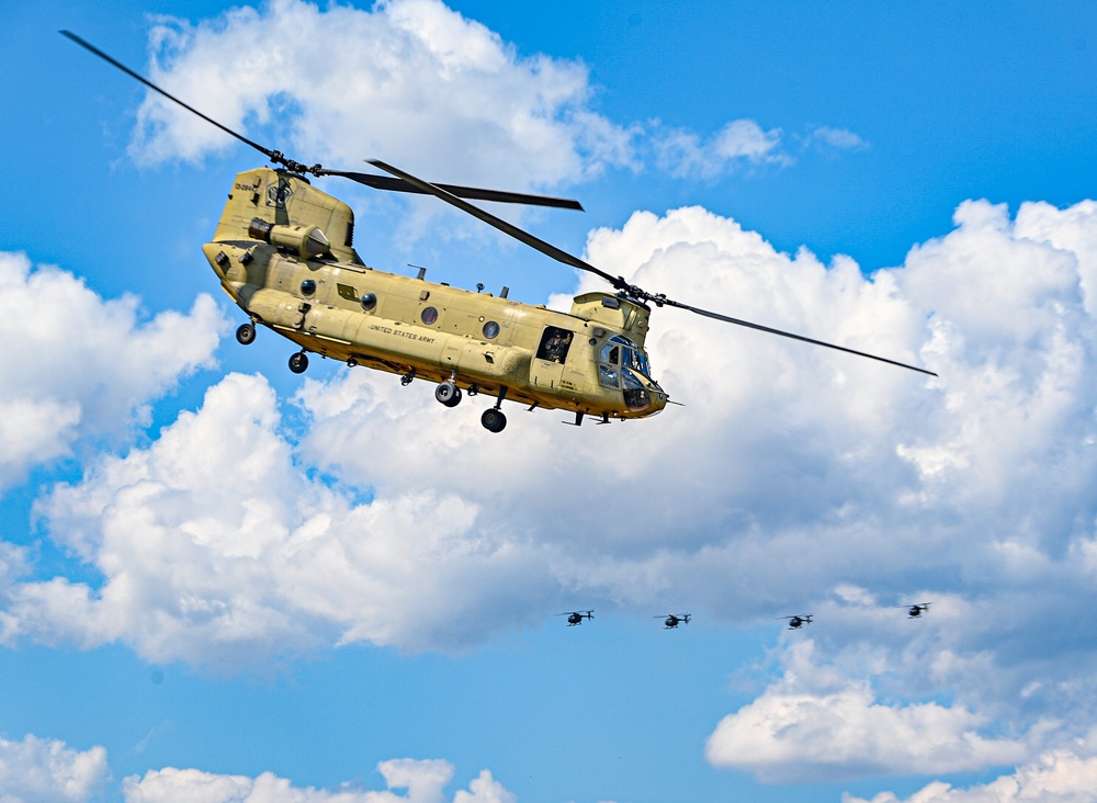 SECARMY Visits 101st Airborne Division (Air Assault) and Fort Campbell, Kentucky