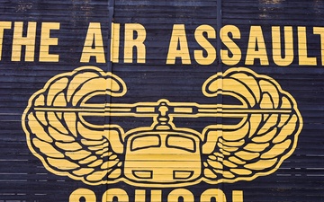 SECARMY Visits 101st Airborne Division (Air Assault) and Fort Campbell, Kentucky