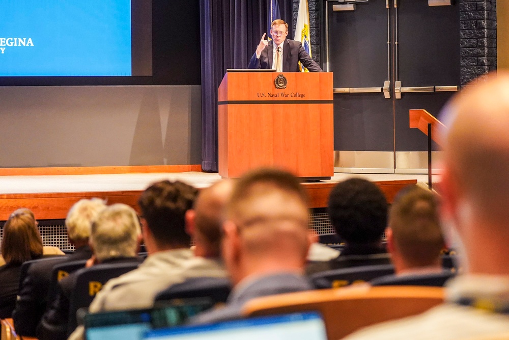 U.S. Naval War College joins with Salve Regina University to host forum on artificial intelligence, national security