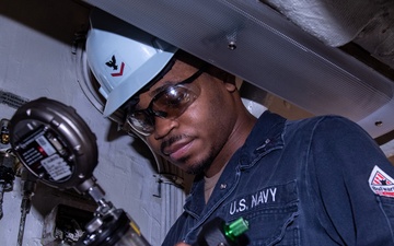 USS Ronald Reagan Sailors Stay Reagan Ready