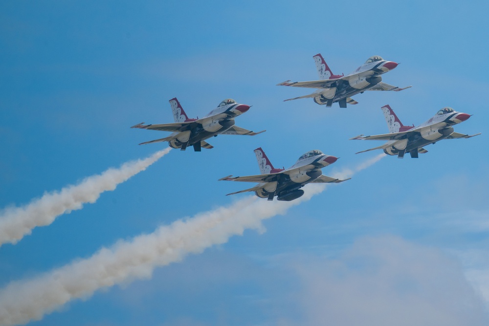 Thunderbirds practice for the 2025 Joint Base Andrews Air Show
