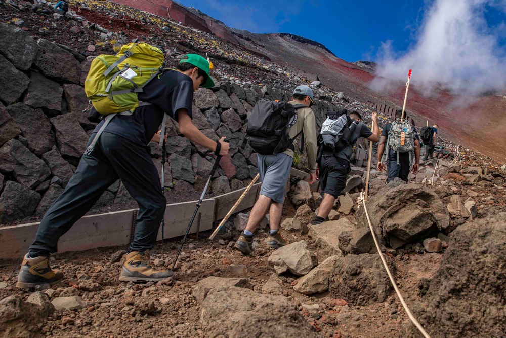 George Washington Sailors Participate in Mt. Fuji MWR Tour