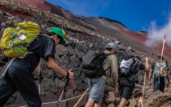 George Washington Sailors Participate in Mt. Fuji MWR Tour