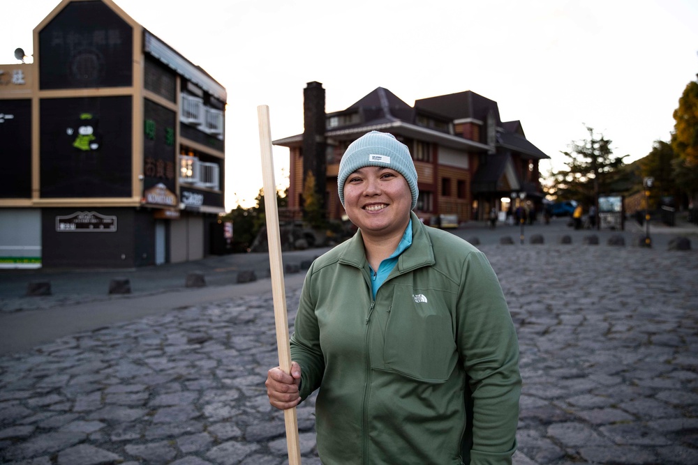 George Washington Sailors Participate in Mt. Fuji MWR Tour