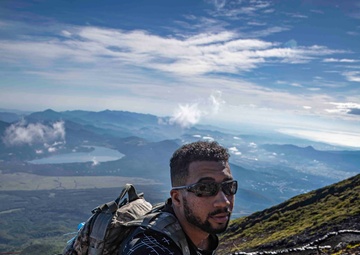George Washington Sailors Participate in Mt. Fuji MWR Tour