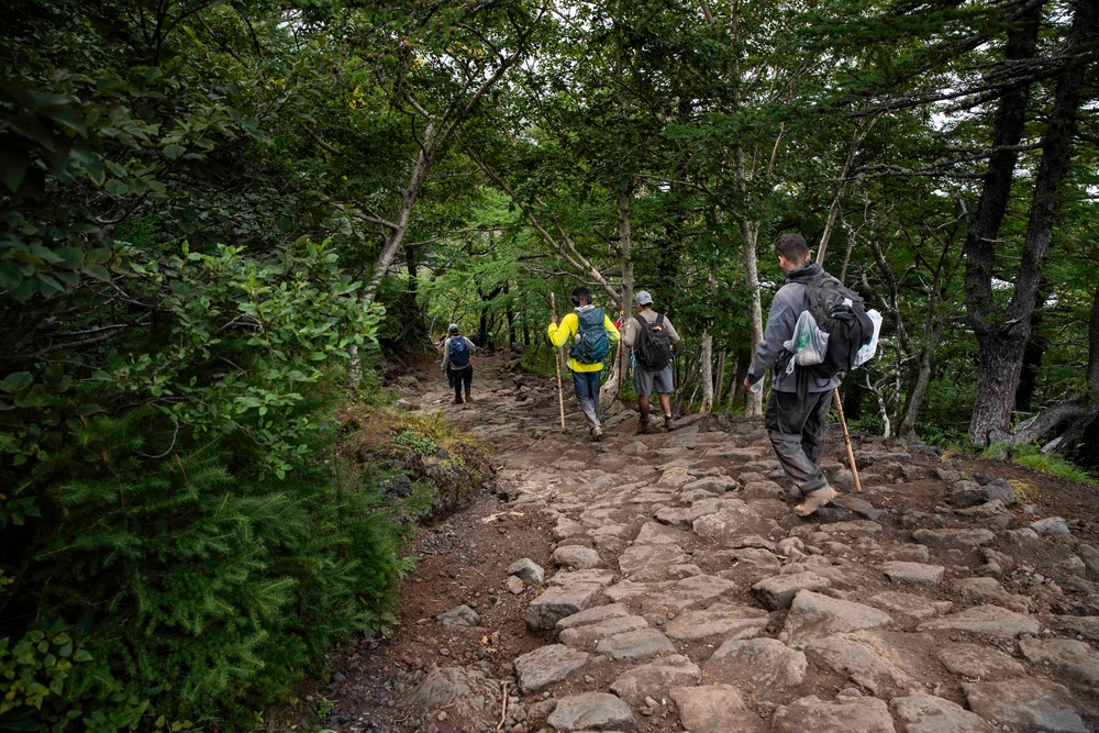 George Washington Sailors Participate in Mt. Fuji MWR Tour