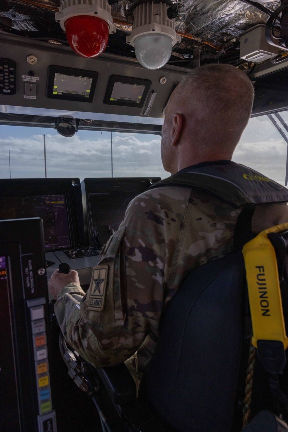 Lt. Gen. Gingrich visits the SSG Ellroy Wells