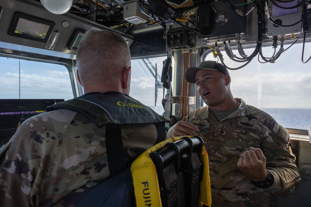 Lt. Gen. Gingrich visits the SSG Ellroy Wells