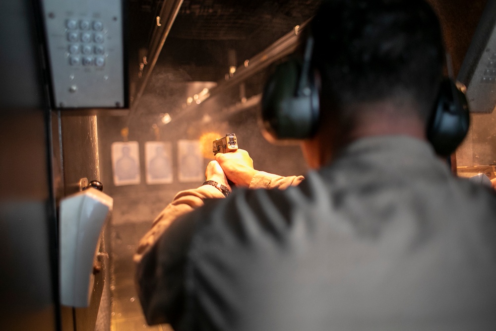 Tripoli Sailors Participate in M18 Gun Shoot