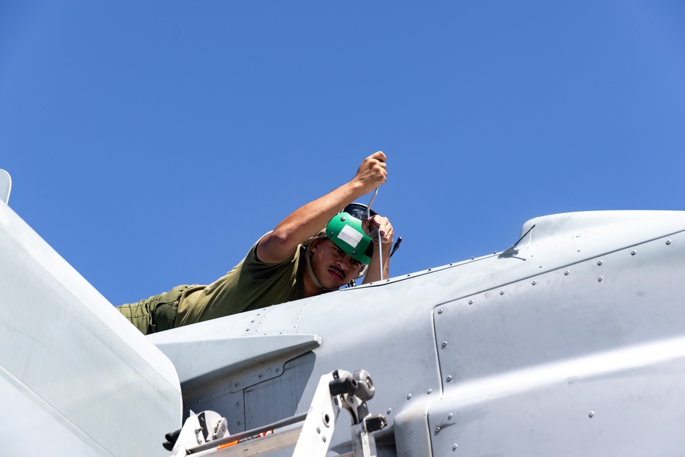 VMM-262 maintains MV-22B Osprey at JMSDF Kanoya Air Base