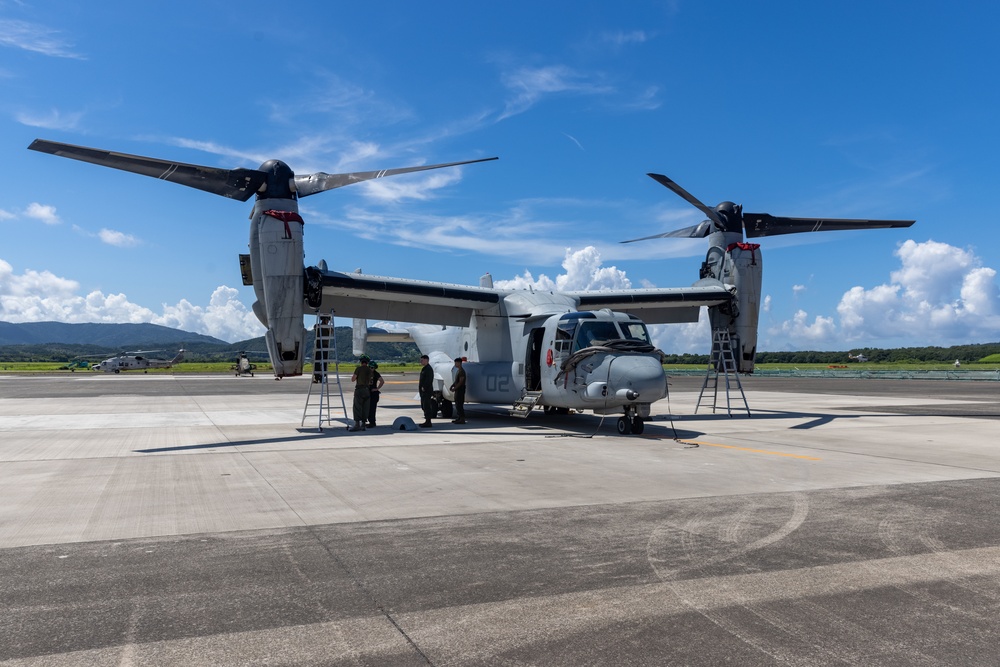 VMM-262 maintains MV-22B Osprey at JMSDF Kanoya Air Base