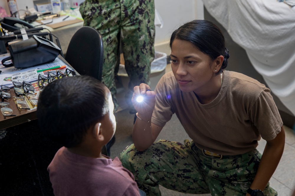 Headline: Pacific Partnership 2025 Multinational Servicemembers conduct Medical and Dental Operations in Pohnpei, September 2025