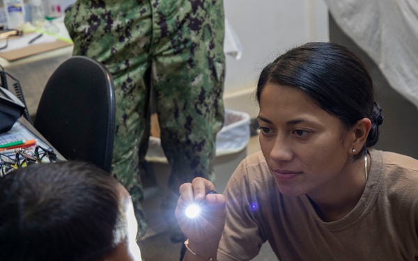 Headline: Pacific Partnership 2025 Multinational Servicemembers conduct Medical and Dental Operations in Pohnpei, September 2025
