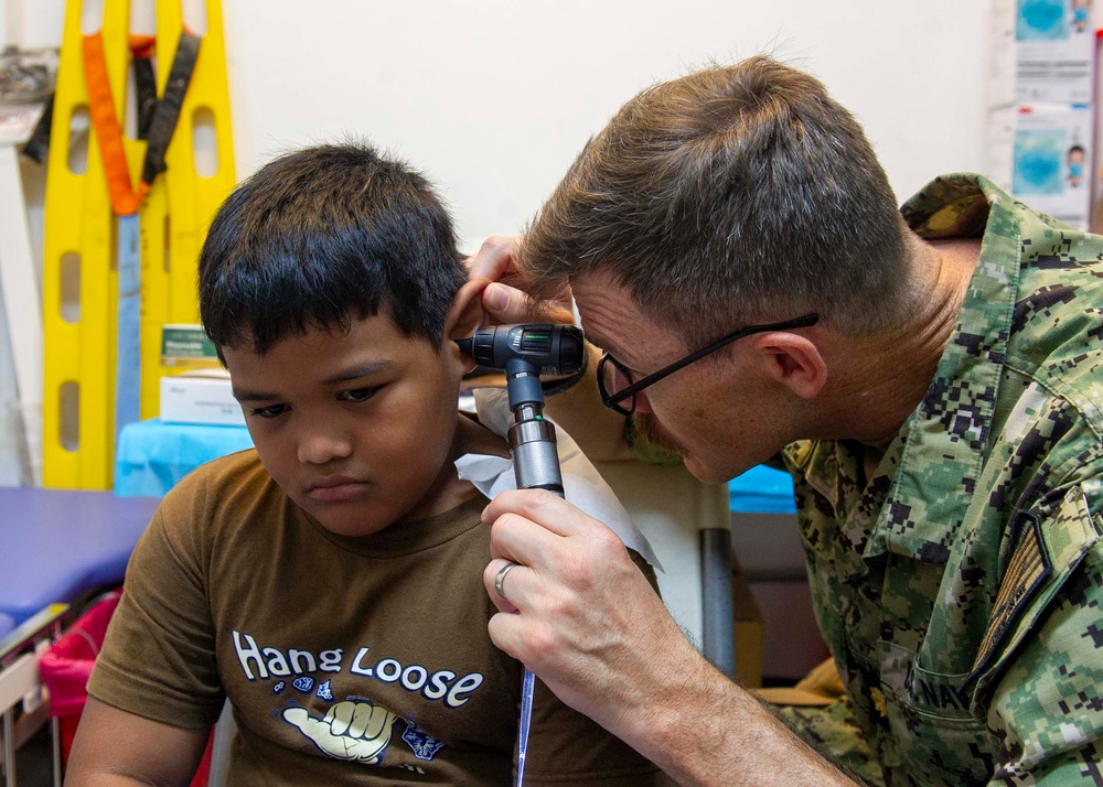 Pacific Partnership 2025 Multinational Servicemembers conduct Medical and Dental Operations in Pohnpei, September 2025