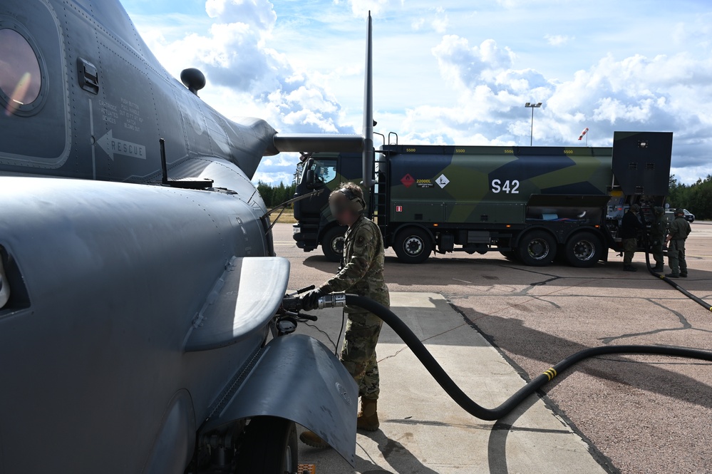 352d SOW Maintenance demonstrates capabilities during Exercise SOUTHERN GRIFFIN 25