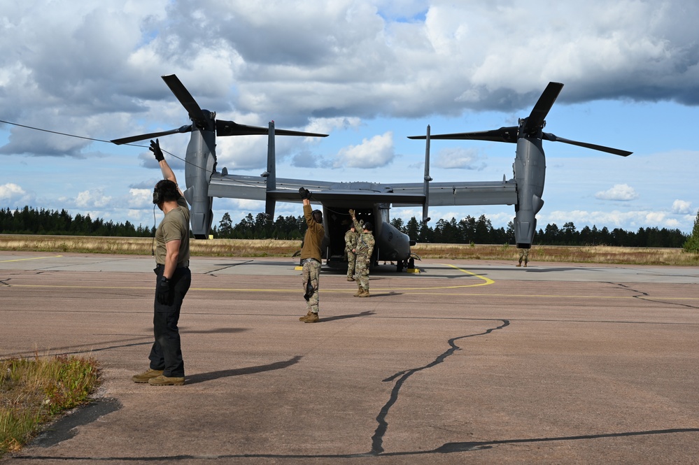 352d SOW Maintenance demonstrates capabilities during Exercise SOUTHERN GRIFFIN 25