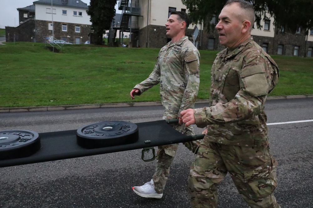 21 Theater Sustainment CG Joins Knights Brigade Soldiers for Daily Dose of Fitness