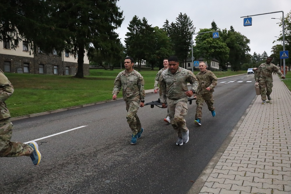 21st TSC Commander Teams Up with Troops for Tactical Endurance Challenge