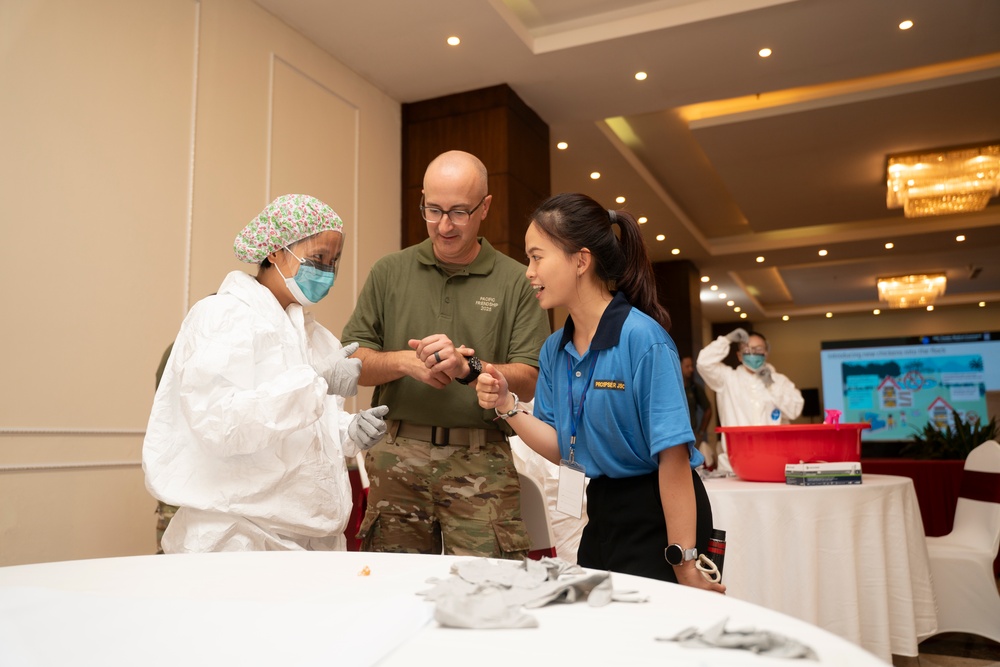 Pacific Friendship 2025: Vietnamese, US Army Veterinary Exchange enhances biosecurity measures