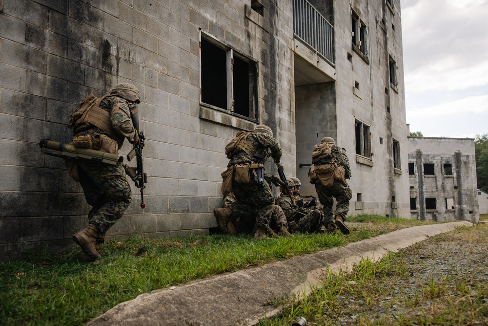 TBS Students conduct MOUT platoon attacks