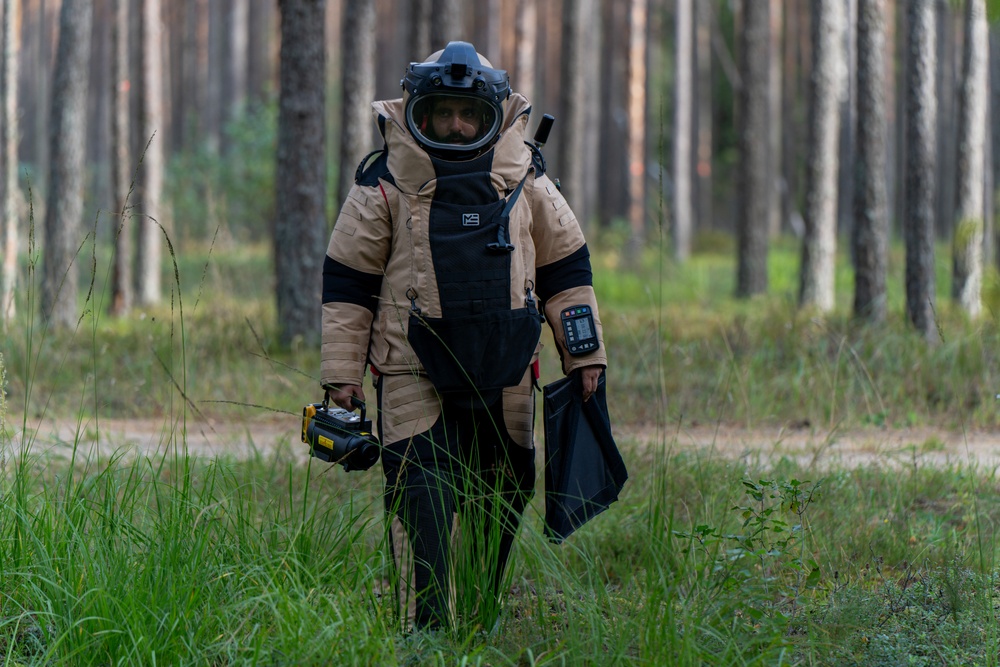Portuguese Army Soldiers and U.S. Air Force Airmen Conduct EOD Training Operations Force During Engineer Thunder 2025