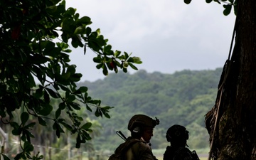SOCSOUTH and Panamanian Special Forces conduct combined air assault