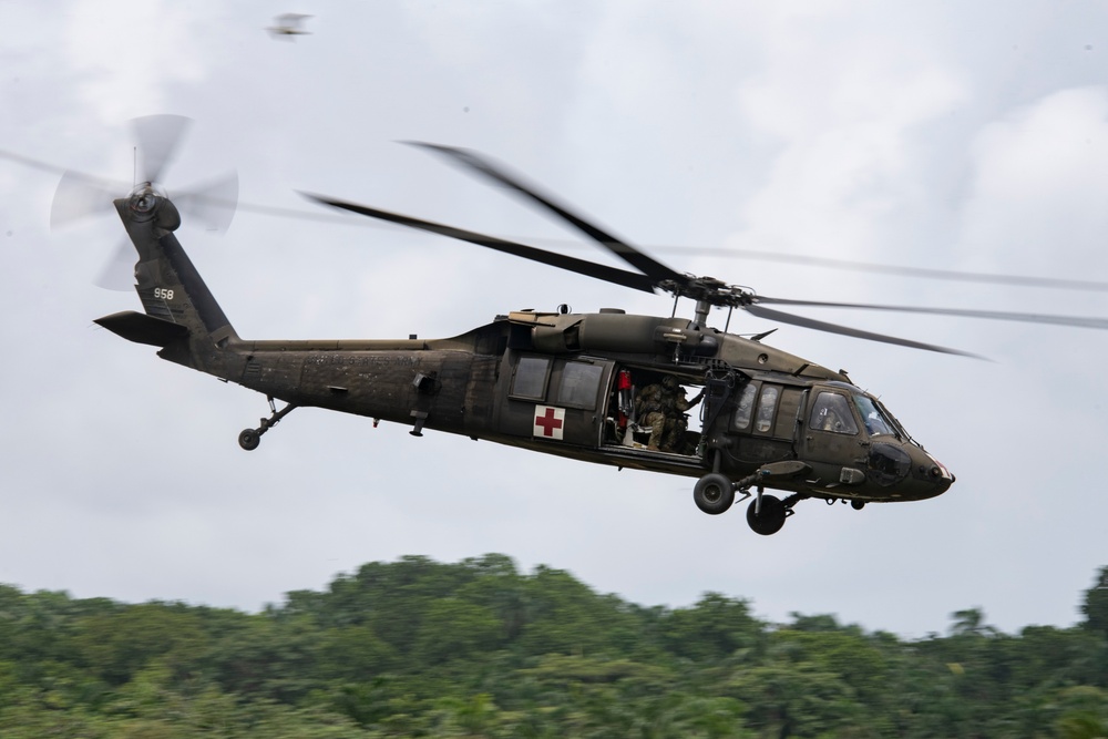 SOCSOUTH and Panamanian Special Forces conduct combined air assault