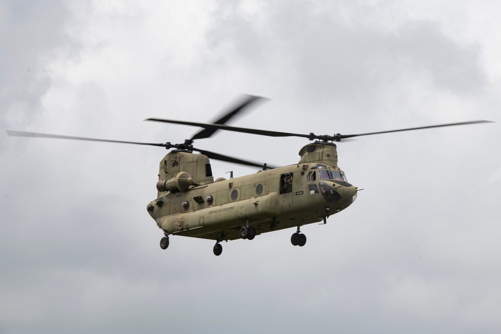 SOCSOUTH and Panamanian Special Forces conduct combined air assault