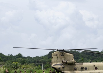 SOCSOUTH and Panamanian Special Forces conduct combined air assault