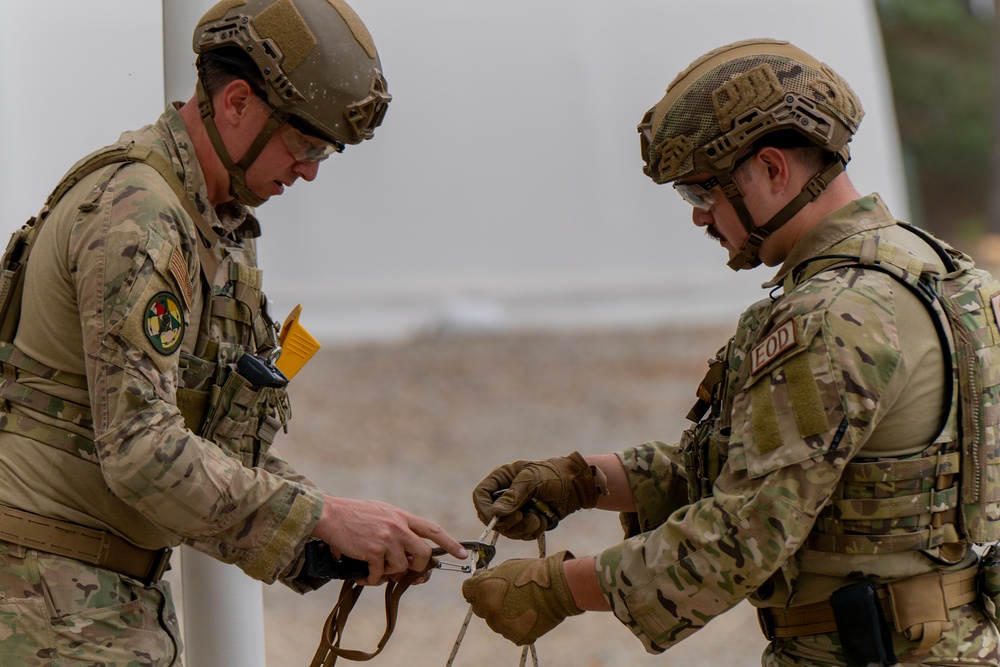 Portuguese Army Soldiers and U.S. Air Force Airmen Conduct EOD Training Operations Force During Engineer Thunder 2025