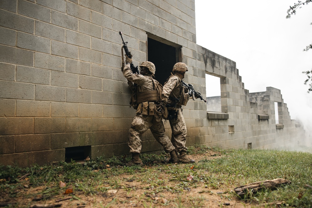 TBS Students conduct MOUT platoon attacks