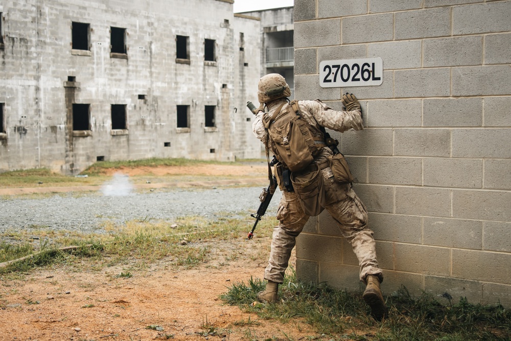 TBS Students conduct MOUT platoon attacks