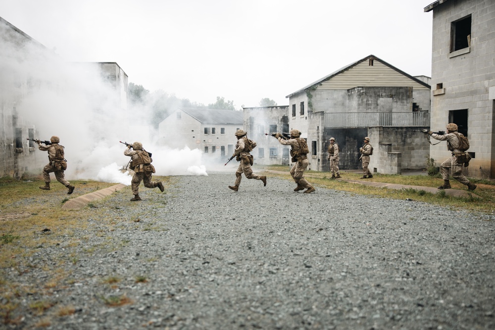 TBS Students conduct MOUT platoon attacks