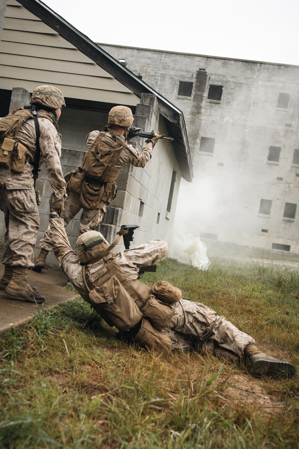 TBS Students conduct MOUT platoon attacks