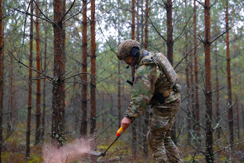 EOD Tech Prepares Detonation During Engineer Thunder 2025