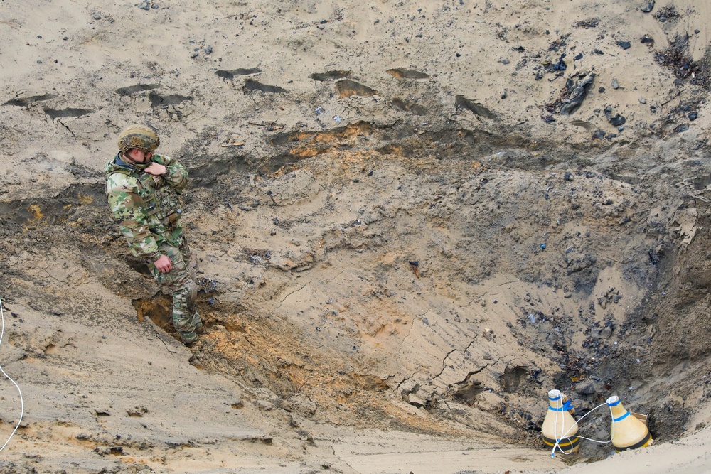 EOD Tech Prepares Detonation During Engineer Thunder 2025