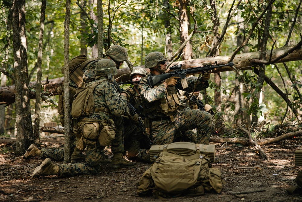 TBS Students conduct MOUT platoon attacks