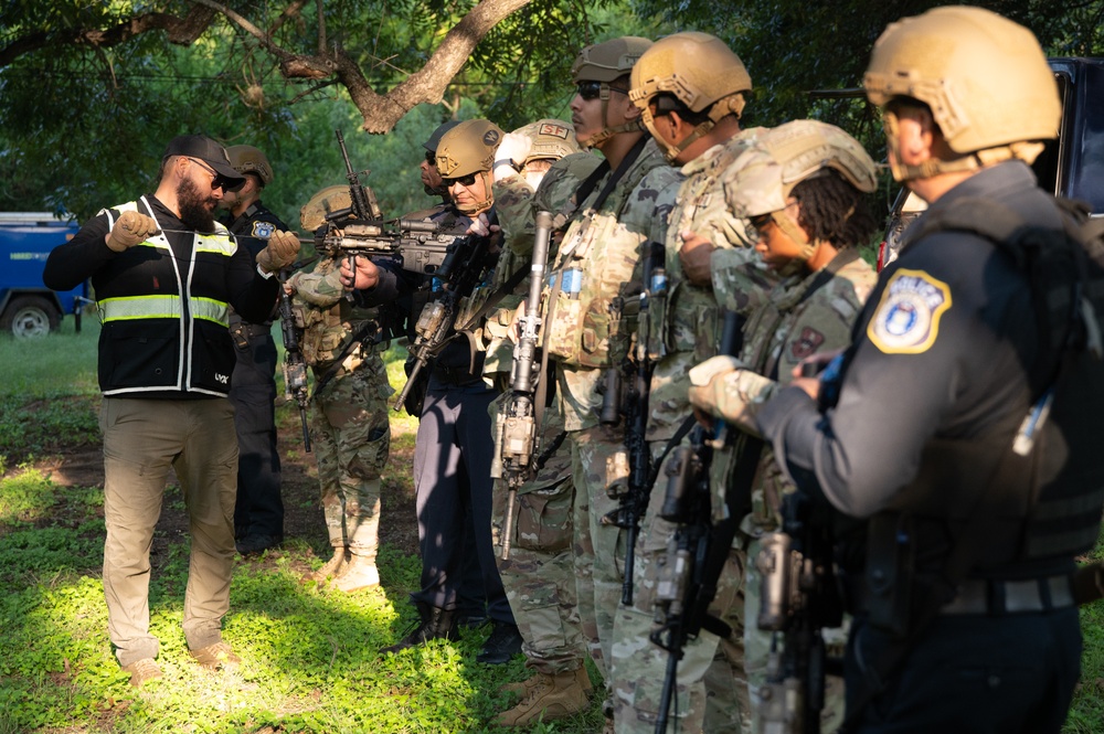 Shoot, Move, Communicate training