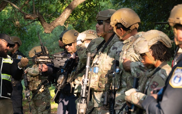 Shoot, Move, Communicate training