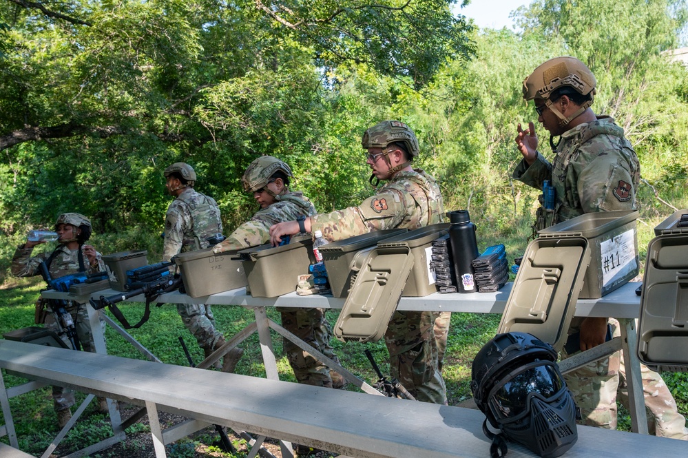 Shoot, Move, Communicate training