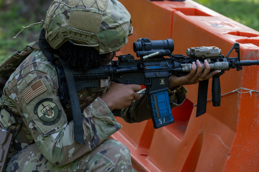 Shoot, Move, Communicate training