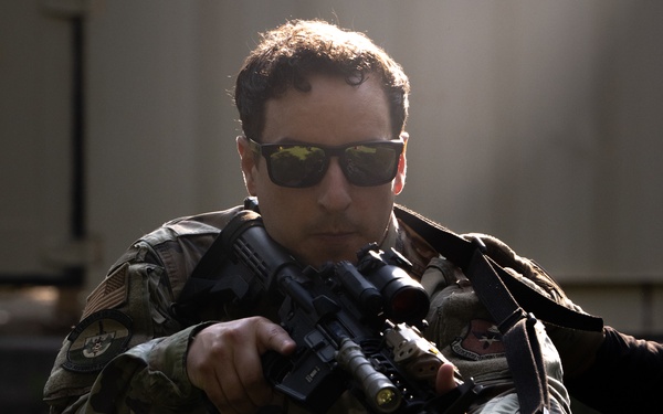 Shoot, Move, Communicate training