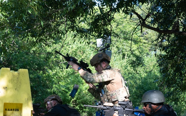 Shoot, Move, Communicate training