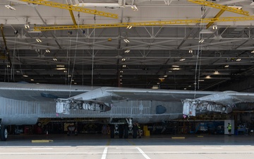B-52 crabs into hangar at Tinker AFB