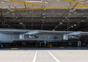 B-52 crabs into hangar at Tinker AFB