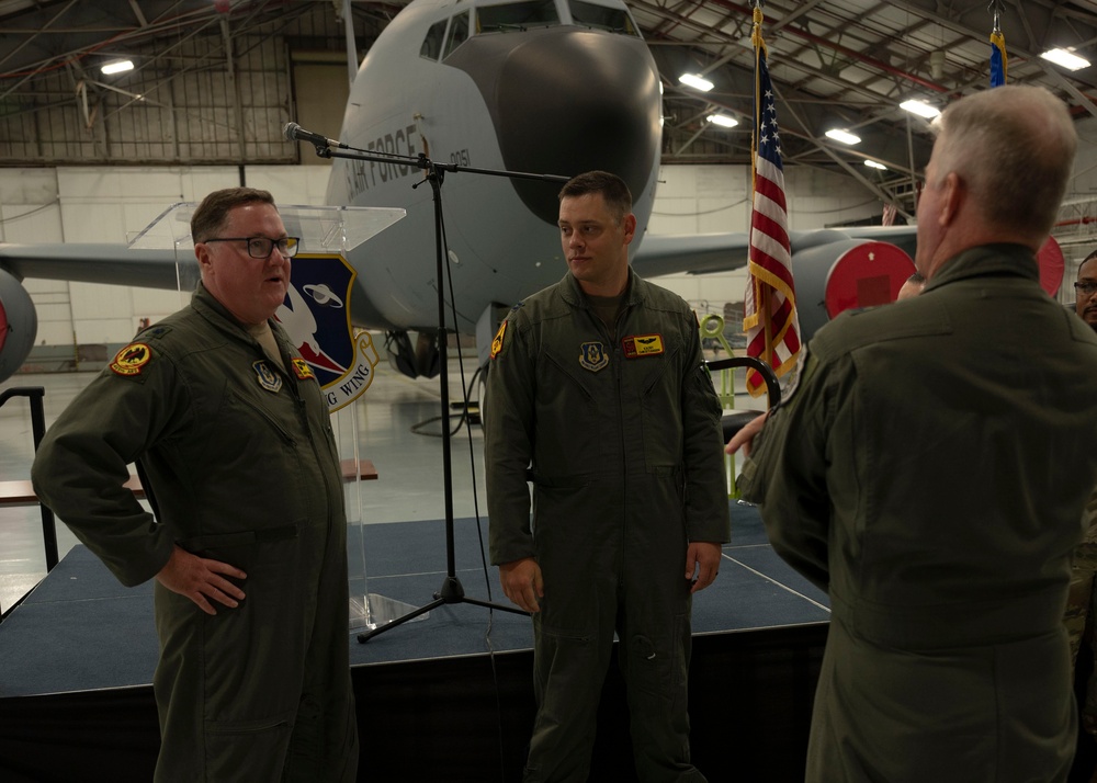 Oakies awarded for outstanding performance by the 4th AF commander and command chief