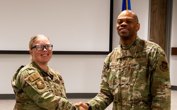 Oakies awarded for outstanding performance by the 4th AF commander and command chief